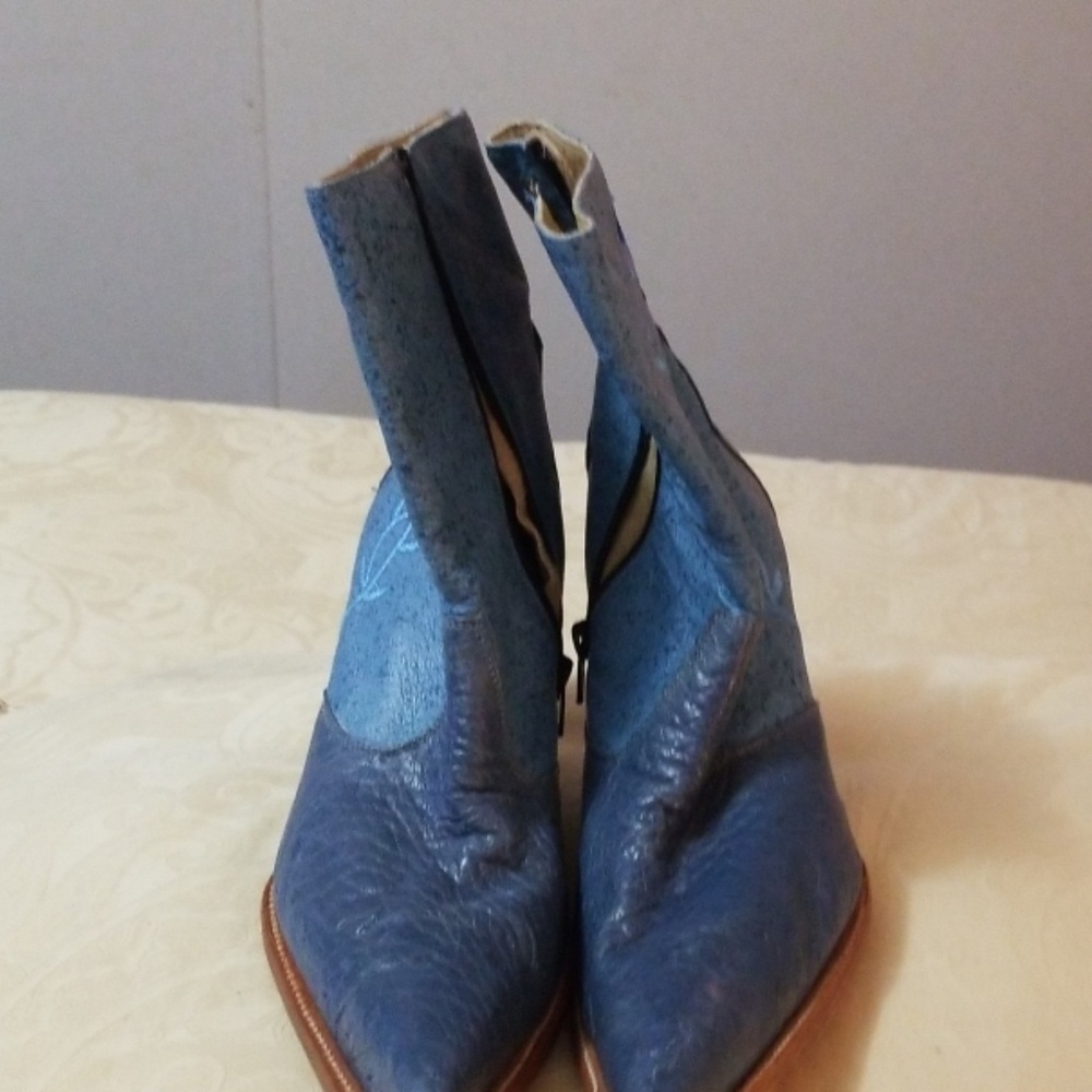Italians boots or Mexican